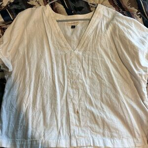 Lightweight V-Neck Linen Top in Off-White